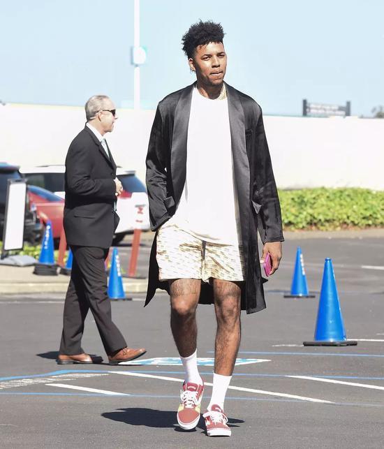 攻花色无缘 攻花色无缘