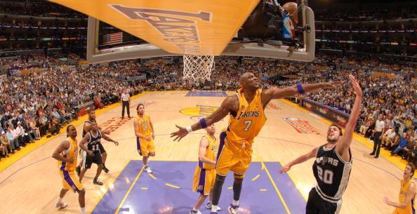 对球队商业 对球队商业